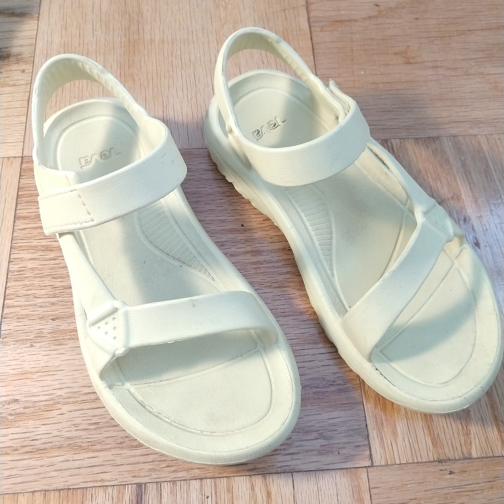 Teva Hurricane Drift Sandals Yellow Size 8